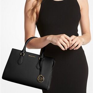 Michael Kors Sheila Medium Center Zip Satchel Bag Black